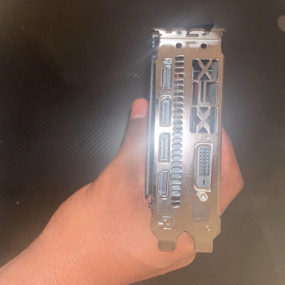 AMD Radeon RX 570 - Picture 3 of 4